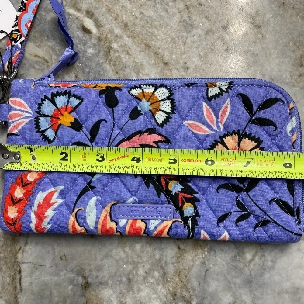 NWT Vera Bradley RFID Tech Wristlet Mural Garden